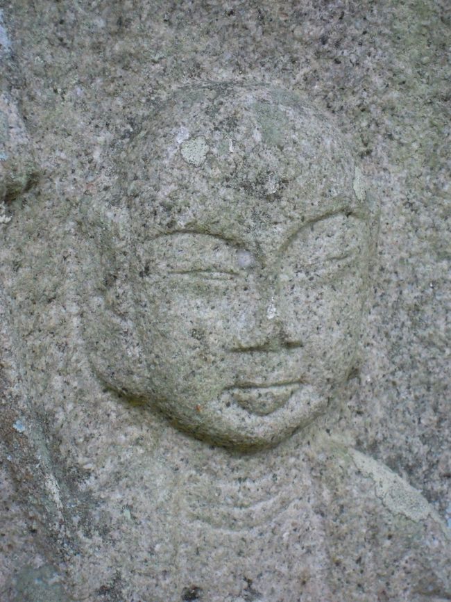 地蔵菩薩。<br /><br />やはり正面から撮ろう。