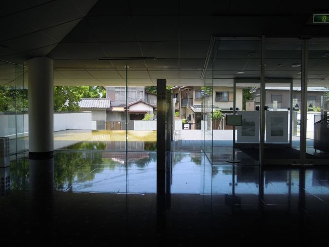 美術館のカフェで軽くお昼を食べて、午後の部に備えます。