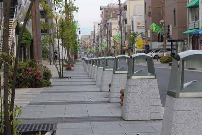 いいえ、これは足元にある街灯でしたぁ(^o^)丿<br />これの中心のアップでした。<br />（こういうのも街灯っていうんだっけ？）