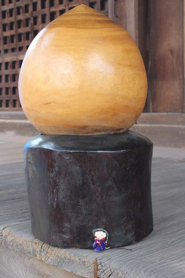 「良い寺じゃのー。ちょいと仏さまにご挨拶を…」<br />「そうなのよ。此方のお寺さんは、ステキな仏像さんが沢山いらしゃるの」