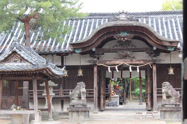 お隣の薬園八幡神社にもごあいさつ。