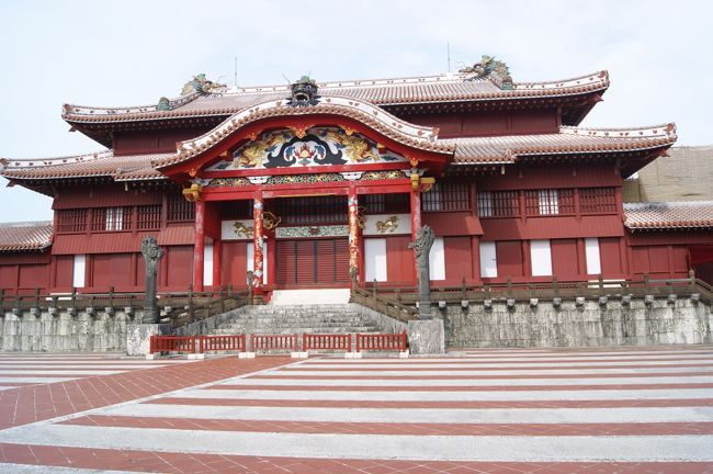 オリックスは４トラ口コミ通り、配車の待ち時間がなくて<br />ほんとに素晴らしい♪<br /><br />気がついた時は首里城正殿だったぁヾ(・＿・；） オイオイ