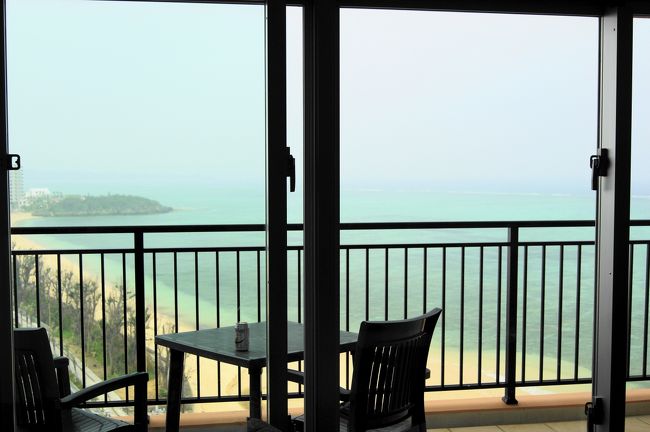 ベランダからの眺めはオリオンビールを飲みながら、<br /><br />至福の時をマタ〜リ過ごす、