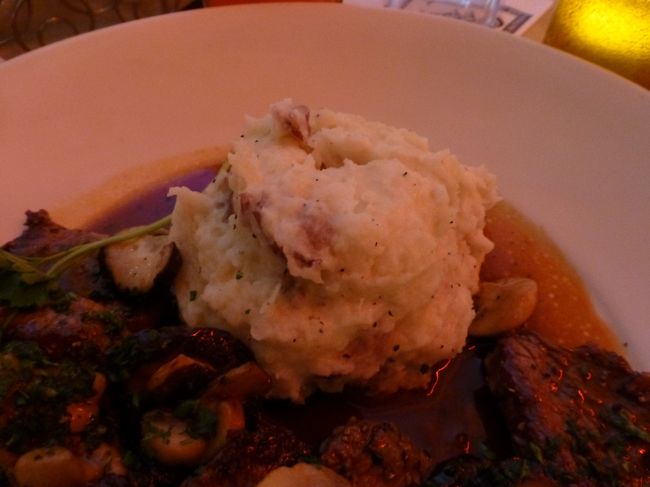 このポテトにはベーコンが入っててとってもまろやかで美味しかったです！<br /><br />でも野球のボールくらいありました。