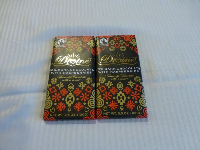 このチョコレートも美味しかった。<br /><br />ダークチョコラズベリー　2ドル<br /><br />ダークチョコにクランベリーのドライフルーツが沢山入ってます。<br />あっという間に食べました。