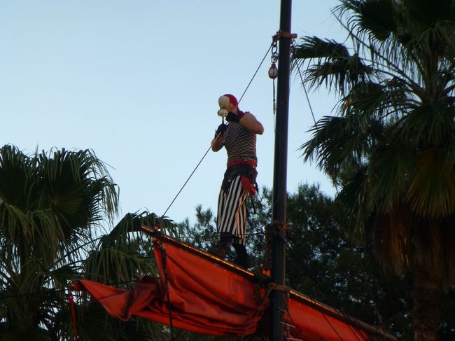 一番高いマストに人が居るの分かりますか？