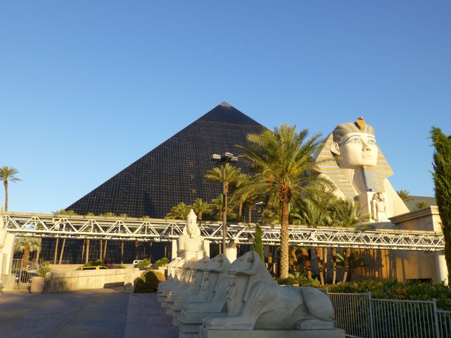 ラスベガス最後の朝。<br /><br />午後のフライトなので、朝ごはんは外に食べに出かけましょう。