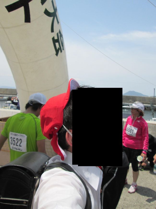 ちなみにこんな格好で走っていました・・・コンセプトは童心に帰る？<br />甥っ子使用のランドセルの中身はあめちゃんです。