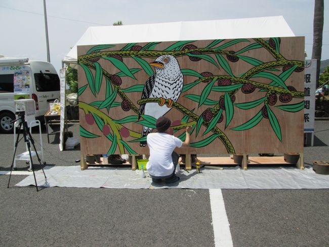 表彰会場の横では、今回の大会をテーマとした絵画を書いていました。