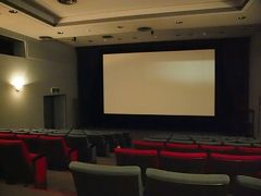 他に見るところもないので、青葉城資料展示館に入ってみることにしました。

ＣＧで再現された仙台城のお話を１５分ほど鑑賞します。

仙台とは、仙人の住む高台という意味なんですね・・。