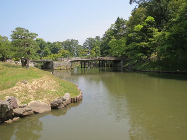城の隣にある回遊式大庭園「玄宮園」へ。