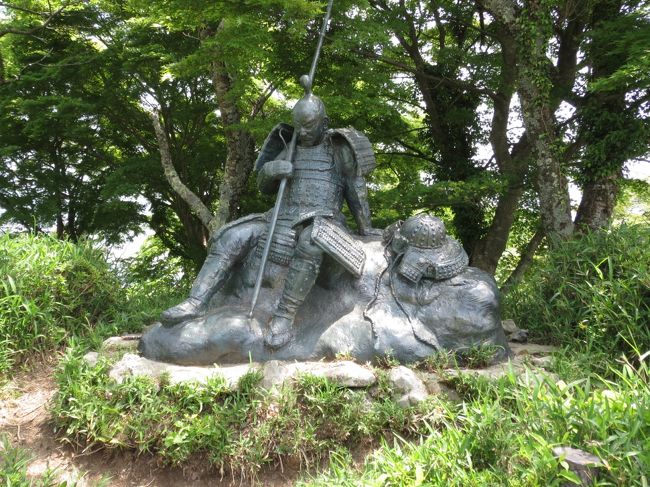 戦いに敗れた兵士でしょうか。。。<br />