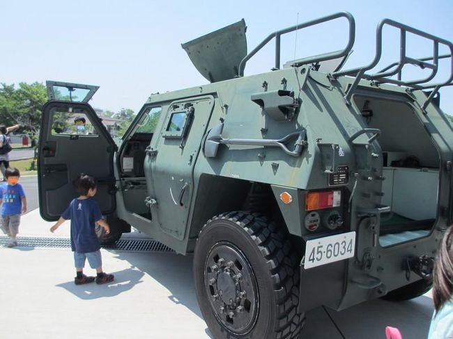 車両の後ろも開いていたので、覗こうと思ったけど、先を越されたので、斜め後ろからの1枚で妥協<br />↑順番を待つ気はさらさら無い私(笑)