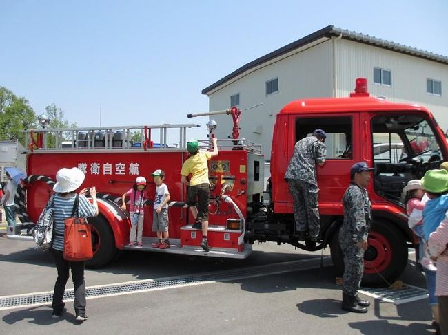 その横には、消防車。<br /><br />どうやっても人が入るので、撮るのが面倒くさくなってる私(笑)