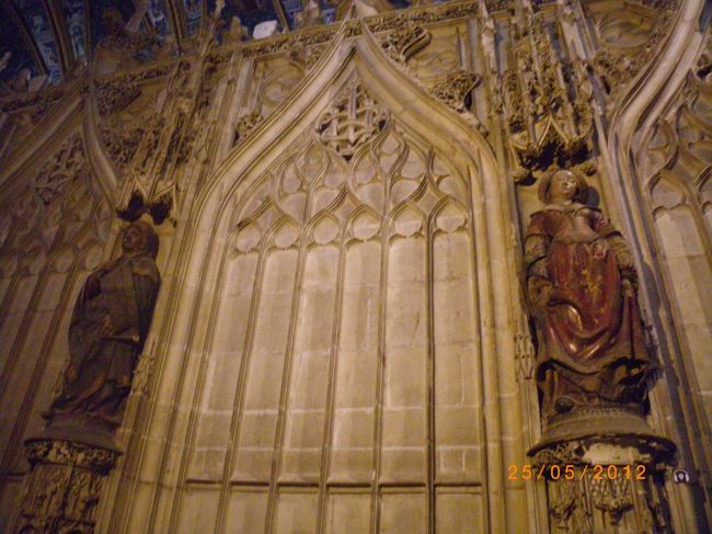 内陣内部へ入ります。<br /><br />内部につながる通路。