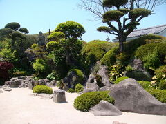 佐多民子庭園（枯山水式）

石の形、配置が素晴らしいですね。