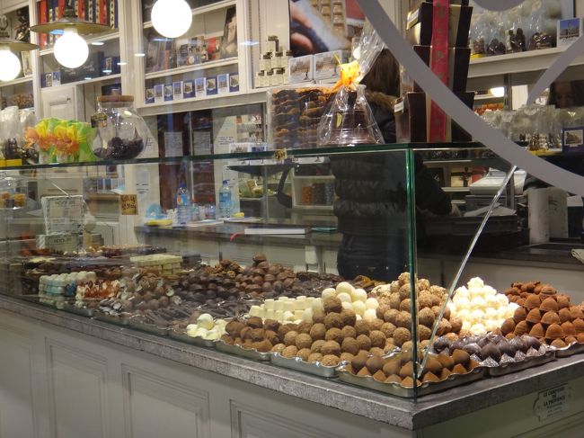ベルギーチョコ【Corne】（コルネ）<br /><br />コルネの店内の写真です。