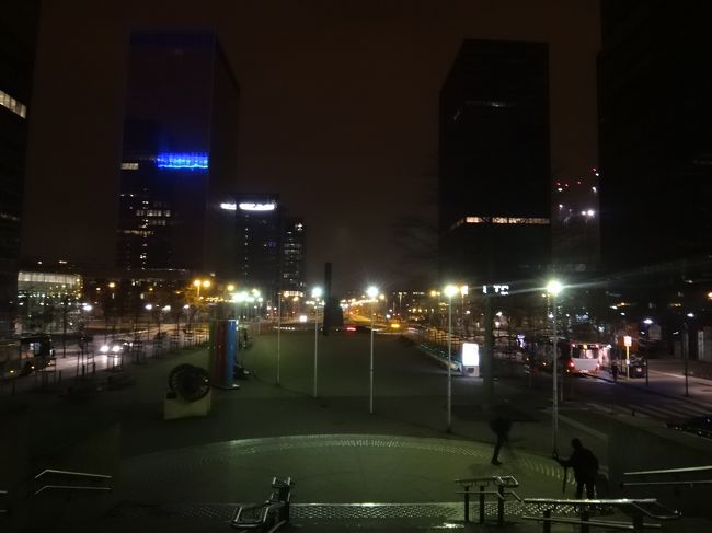 ブリュッセル北駅の正面出口を出た<br />前方を撮った写真です。