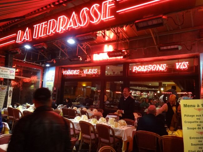 ベルギー・ブリュッセルにある<br />ベルギー料理【LA TERRASSE】<br /><br />ブーシェ通り沿いにあるベルギー料理のレストランです。<br /><br />イロ・サクレ地区のレストラン街には、このような<br />レストランが沢山並んでいます。