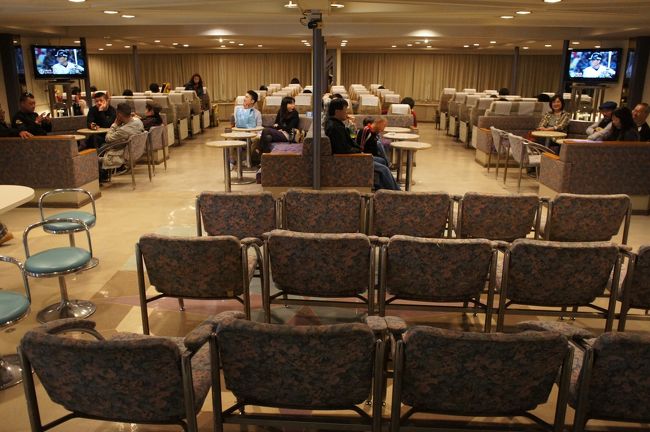 ただし、松山発の最終便は、広島着が22：50。ここで、市内電車に乗り継ぐのですが、広電前という電停止まりで、広島駅まではもう行きません。なので、広島駅まで行く人は、呉で降りて、ＪＲに乗り換えるか、皆実町6丁目の電停で降りて、30分歩いて行くか、どちらかになります。ご注意を！<br /><br />以上で、愛媛の旅は終了です。お疲れ様でした。