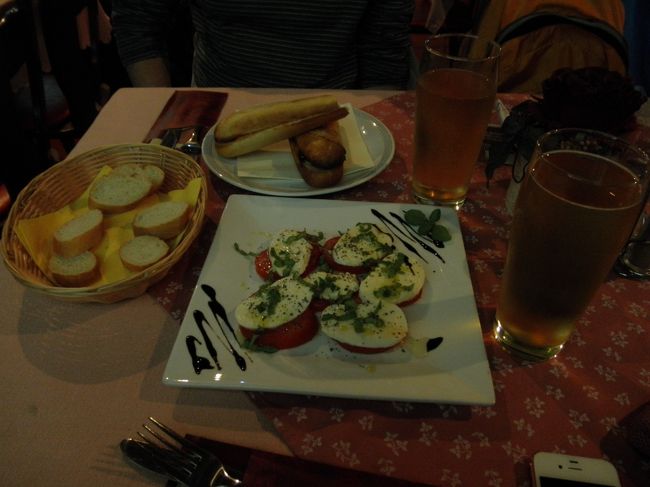 　夕飯。<br /><br />　全然ドイツ料理じゃないやん。名物のリンゴ酒（シードルと違って酸味が強くて若干渋い）を片手にご機嫌で１日を終える。<br /><br />　続きは次回の旅行記で。