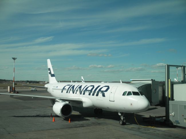 　というわけで、今回の旅のお供はフィンランド航空。<br /><br />　成田からヘルシンキまで９時間半。ヨーロッパ各地への乗り継ぎ便も多数。機内のスタッフもフレンドリー。ご飯もまあまあ。しかもお安いときた。
