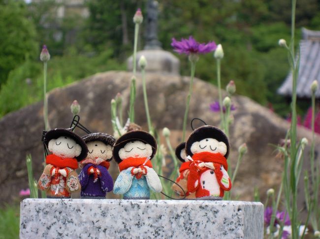 方々に散ってたみんなが一同に会したので記念撮影です。<br /><br />あれれ、一人隠れて見えないよ。