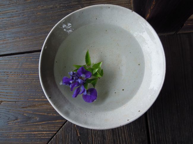 何気なく飾られている花のセンスが素敵です。