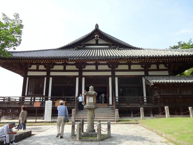 法華堂（三月堂）。<br /><br />拝観が再開されたばかりです。