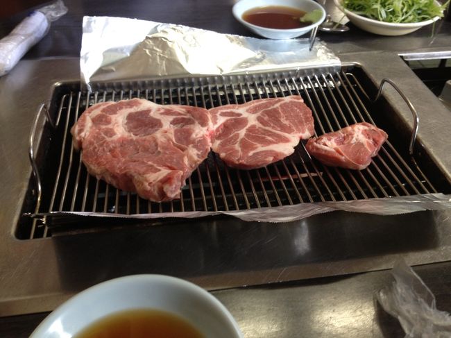 <br />　　ドラム缶の焼肉やさんに行く前に、豚肉の焼肉へ。<br /><br />　　やっぱり、ドラム缶かな〜〜