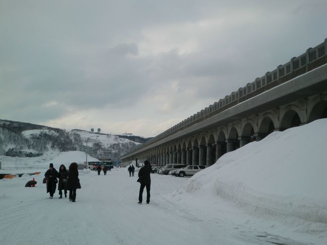 稚内港にある『稚内港北防波堤ドーム』<br />防波堤としての役割と桟橋から駅までの乗り換え通路を兼用している。<br />1931年（昭和6年）から5年間をかけて建設された。<br />