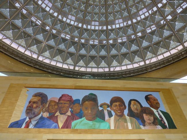 ドライバーさんに地下鉄の乗り場を教えてもらって移動します。<br /><br />ユニオンステーションの構内。<br /><br />予定が押しているので、駅は見物せずに先に向かいます。