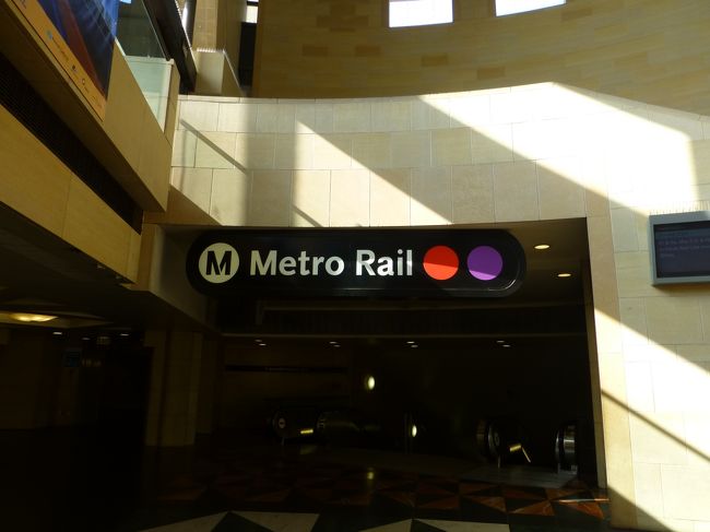 ハリウッドまではレッドラインに乗ります。