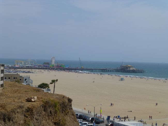 遠くにサンタモニカピアも見えます。