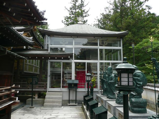 霊山寺<br /><br />白金殿　白金箔を貼った世界初といわれる、プラチナのお堂です。<br /><br />