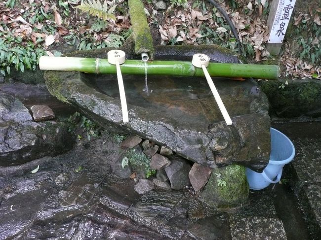 松尾寺<br /><br />閼伽井の水<br />松尾水（まつのおのみず）と呼ばれ、不老長寿、健康のために良いと言われています。また古来、醸造に適した水としても知られています。