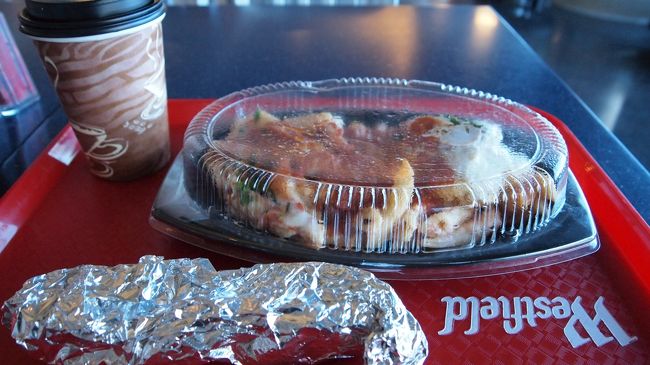 朝からボリュームがすごいことに。<br />美味しかったけど。<br /><br />そしていよいよ搭乗！<br />南米は昨年のペルー以来。