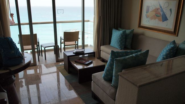 バルコニーからは海が…