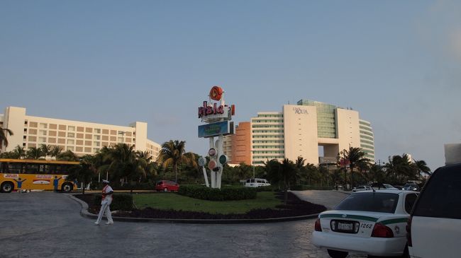 ホテルの目の前にバス停があるので、<br />来たバスどれでも乗って10分くらい。<br />ライスラショッピングセンターに到着。<br />分かりやすくて良いね。