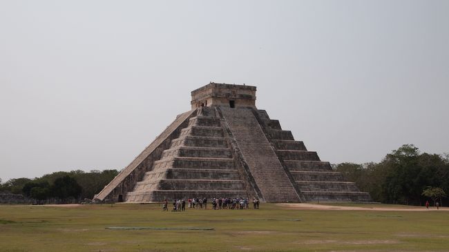 バーンとピラミッド登場！<br />想像していた以上に大きい。