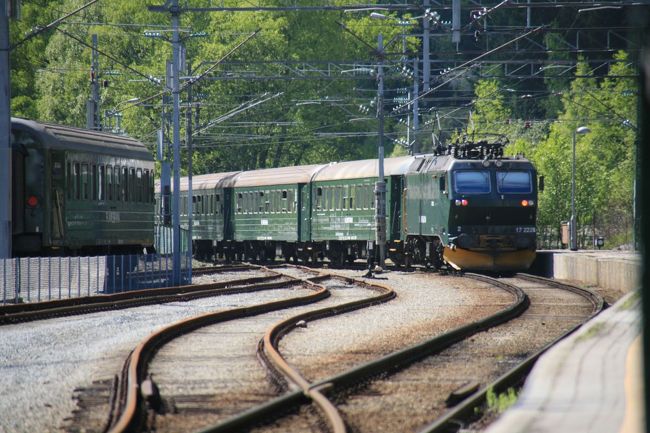 14時50分　定刻にミュルダール行きは出発