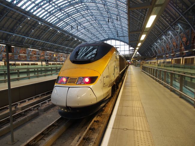 この列車でドーバー海峡を超え、約２時間でブリュッセルに到着とは驚きです。