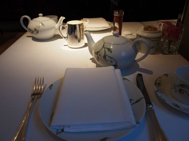 念願のアフタヌーンティータイムです。<br />ハイアットリージェンシーロンドン・ザ・チャーチルホテルです。<br />あまりメジャーじゃないですが、毎年行われるティーカウンシルの賞を取ったこともあります。