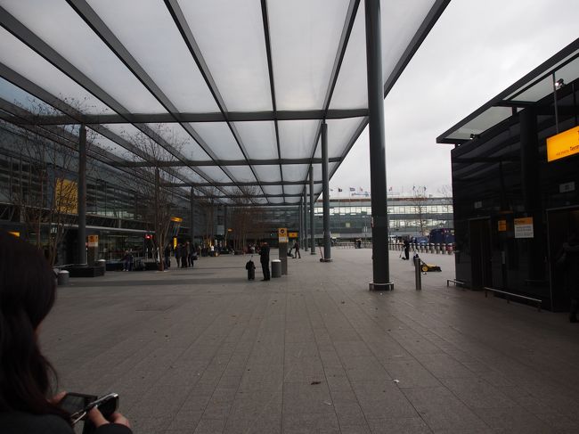 ヒースロー空港に到着。<br />長かったようで短かった旅行も終了です。