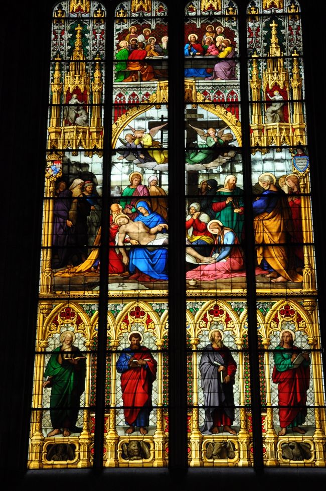 バイエルン王ルートヴィヒ１世が奉納したバイエルン窓？