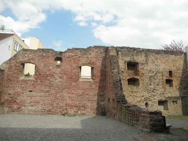 　こちらがその男性用シナゴーグの東側の壁。