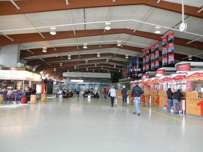 　翌日、フランクフルト空港からヘルシンキ空港へ。<br /><br />　ヘルシンキ空港から港までタクシーで１時間弱。<br /><br />　リンダラインという会社の高速船を事前にオンライン予約しました。<br />リンダライン（http://www.lindaline.fi/en/）