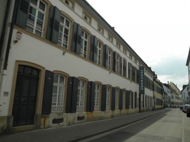 　道を聞き聞き訪れたのは“ユダヤ人水浴場”<br /><br />　これが入口じゃわからんぞ、しかし。