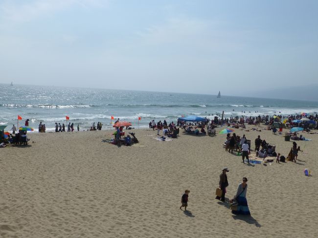 波打ち際に下りてみたかったけど、砂がさらさらで靴では無理でした。