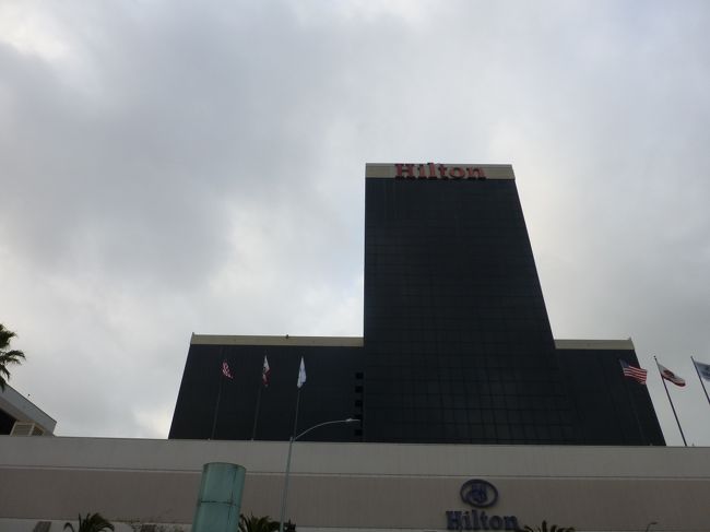 ビックブルーバスの3番で、ホテル前まで戻れるはずですが、なぜか途中で9番に乗り換えるよう言われましたが、無事ホテルに帰れました。<br /><br />ホテルに帰ると曇り空。<br /><br />ビーチで夕日を待たなくて正解でした。